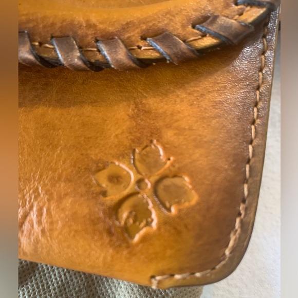 Patricia Nash Torri Crossbody Bag Greek Gold Embossed Floral Tooled Leather - Picture 10 of 16